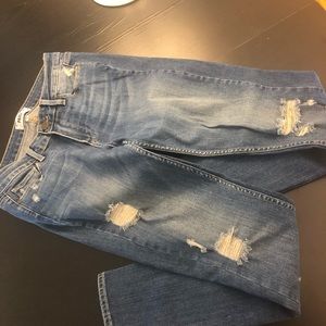 Paige Jeans Verdugo Ultra Skinny Distressed.